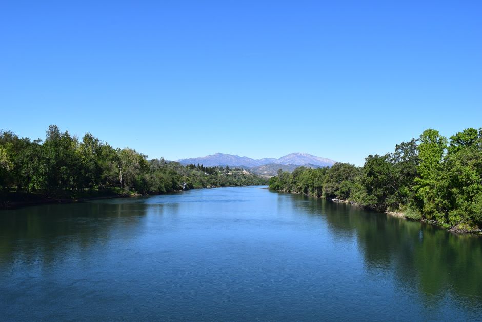 photo of the Sacramento river